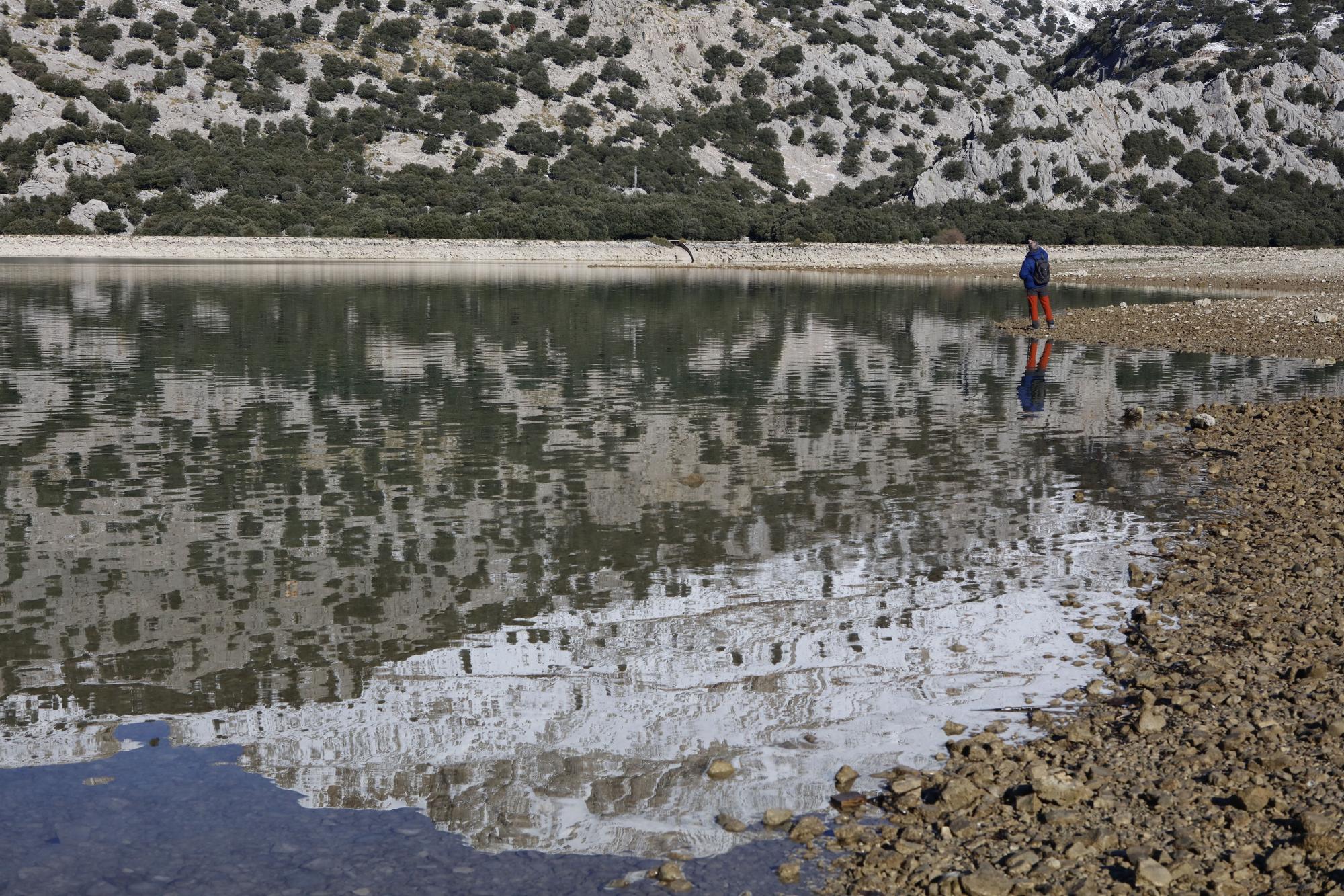 Schnee in der Tramuntana - Wanderung am Stausee Cúber auf Mallorca