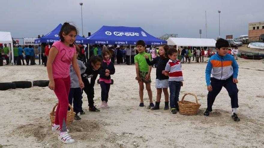 También se organizaron juegos para los niños. // Muñiz