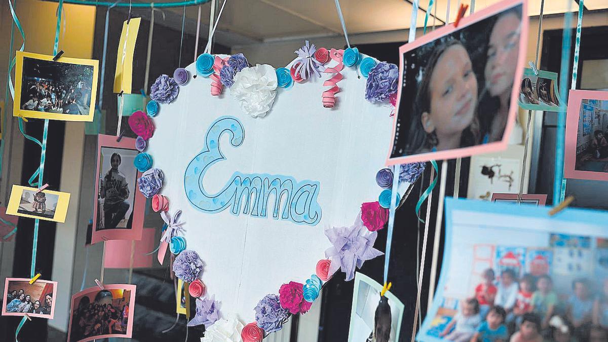 Carteles en recuerdo de la menor en el centro de Secundaria donde estudiaba