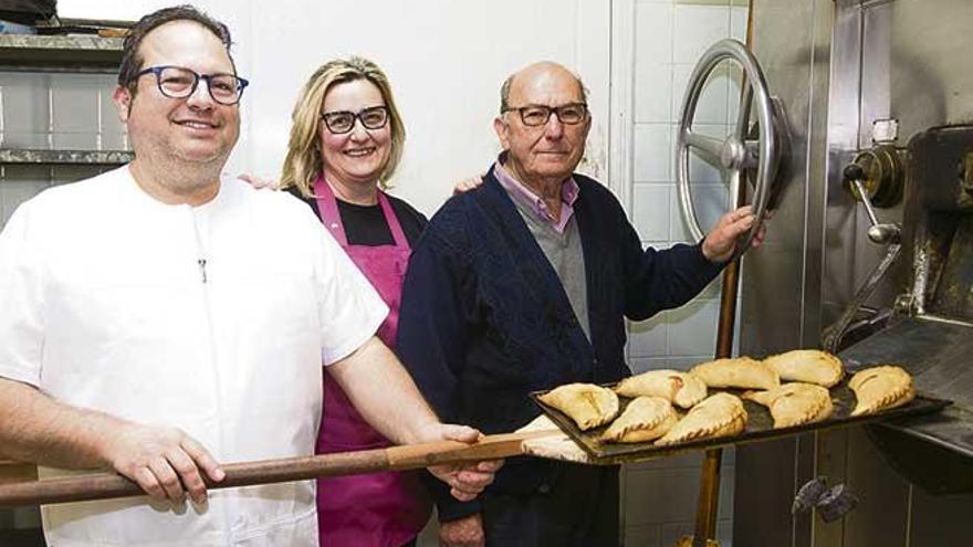 Desde pan tradicional a alta pastelería, en el Forn de Sa Plaça de Consell