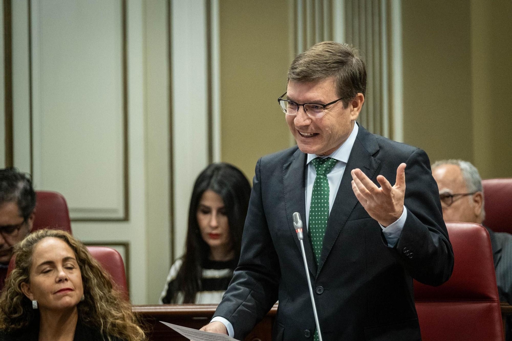 Pleno del Parlamento de Canarias (12.12.09)