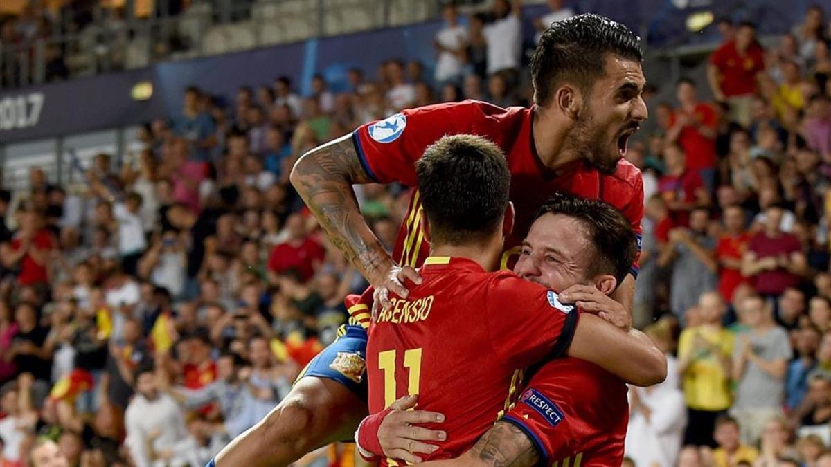 Ceballos, celebrando el gol con Asensio y Saúl