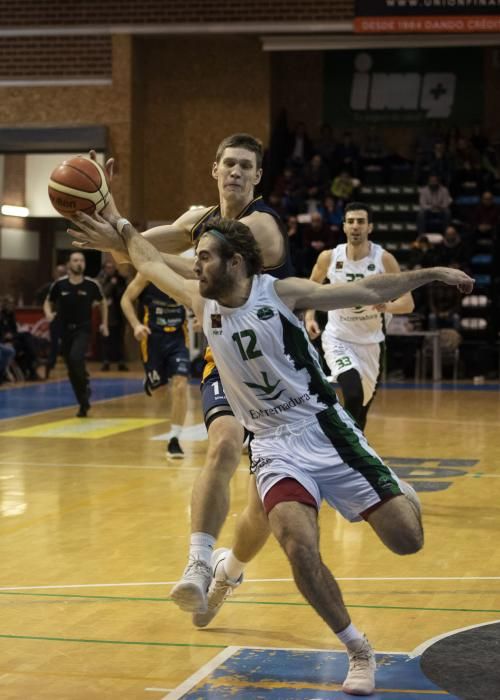 La victoria (82-62) del Oviedo al Cáceres