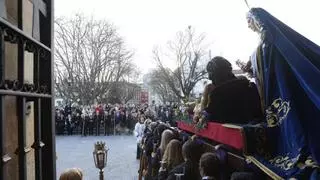 VÍDEO: Gijón se vuelca con el traslado de la Piedad desde la iglesia de San José a San Pedro