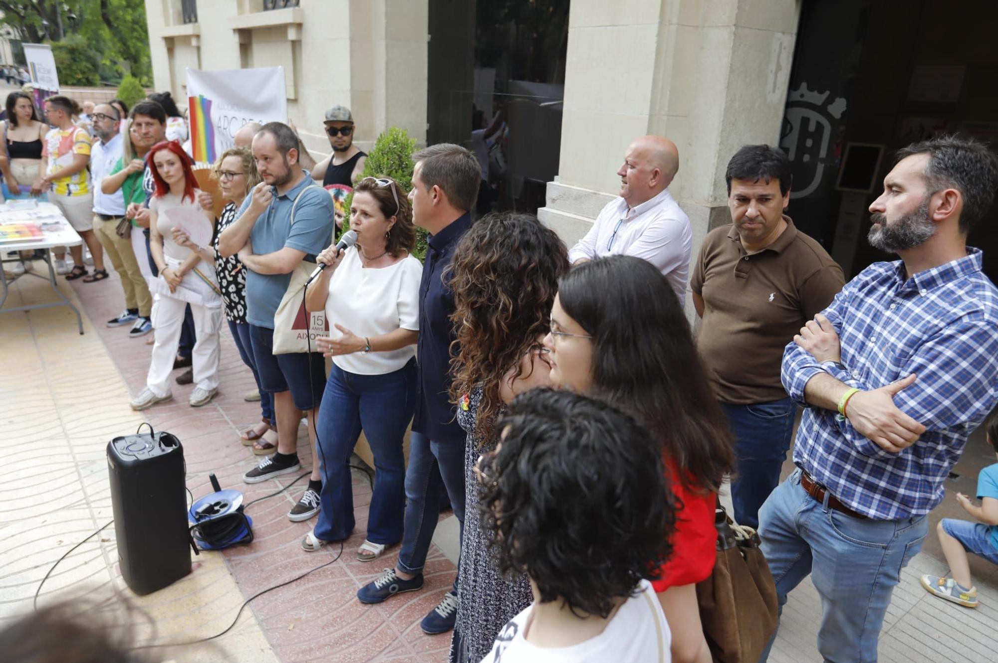 Concentración por el Orgullo LGTBIQ+ en Xàtiva