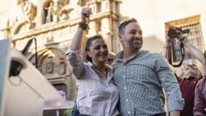 Santiago Abascal y Macarena Olona hacen campaña en Córdoba