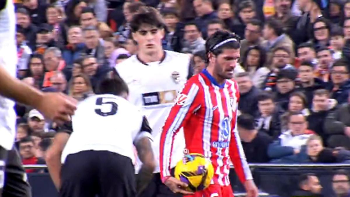 La vacilada de De Paul a Javi Guerra que cazaron las cámaras