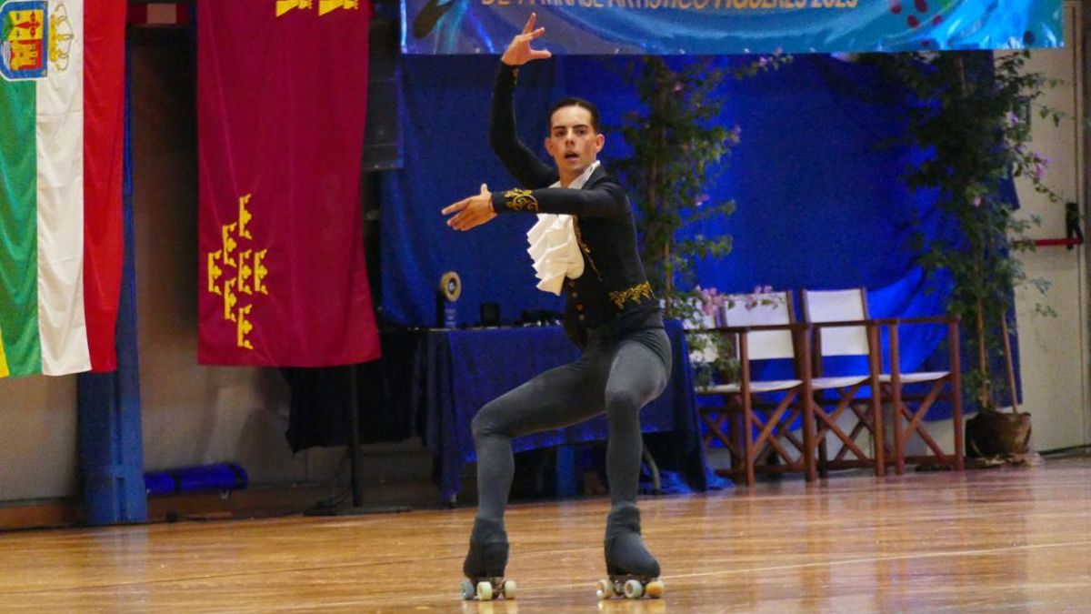 Un dels patinadors sènior masculí durant la competició.