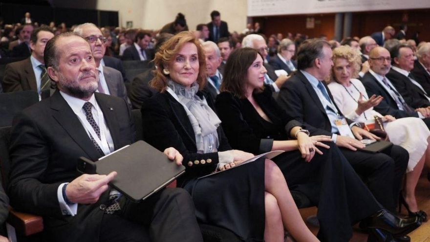 Escotet alerta del riesgo geopolítico y no ve aún «domesticada» la inflación