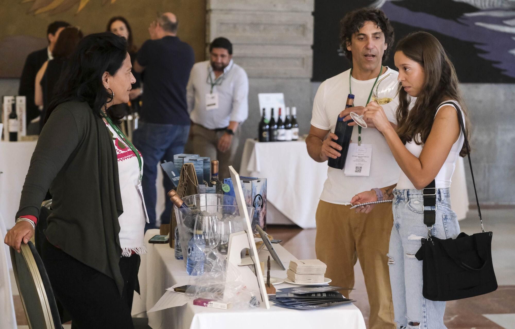 Encuentro en Gran Canaria de responsables de la Guía de vinos Peñín