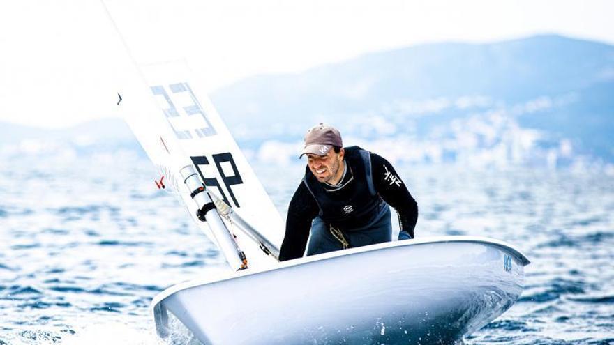 El grancanario Joaquín Blanco marcha cuarto en el Mundial de ILCA 7 de vela