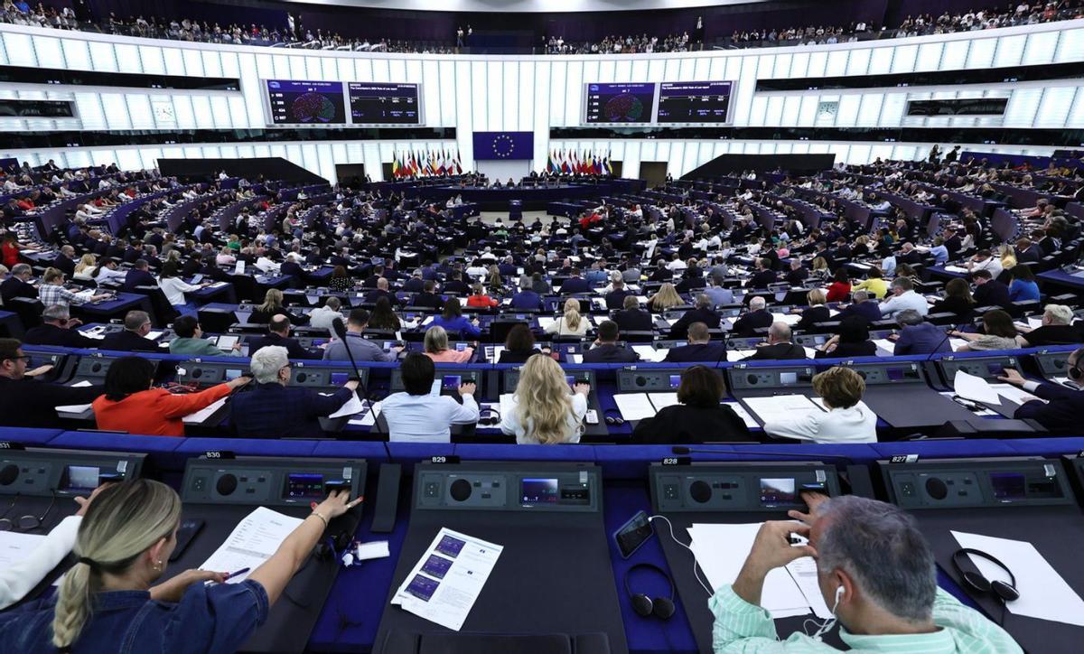Els casos de corrupció que esquitxen el PSOE arriben al Parlament Europeu Els casos de corrupció que esquitxen el PSOE arriben al Parlament Europeu