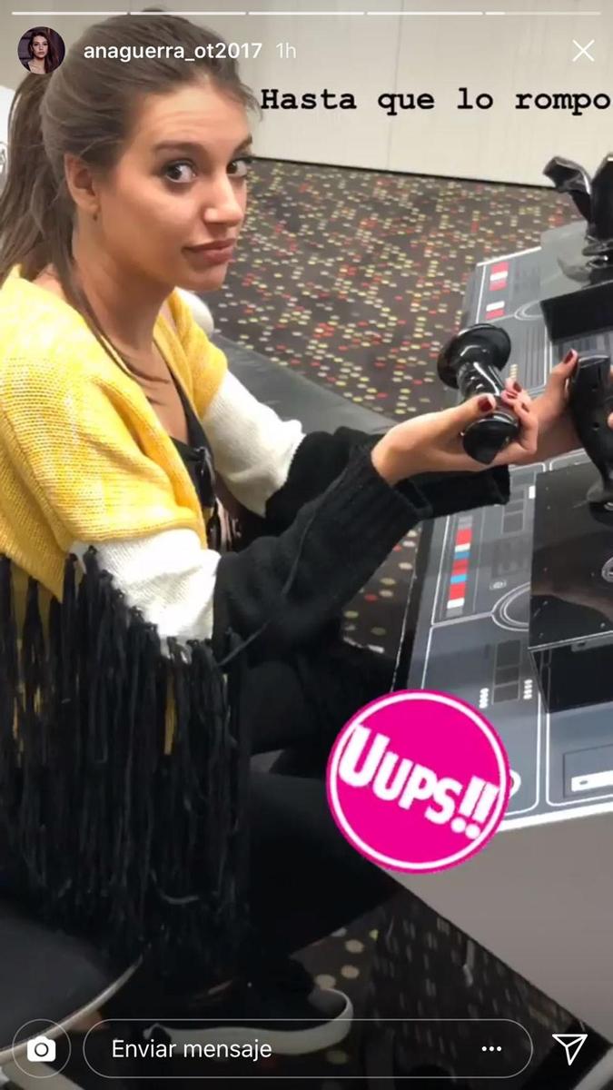 Instagram Stories de Ana Guerra con un gif Cuore