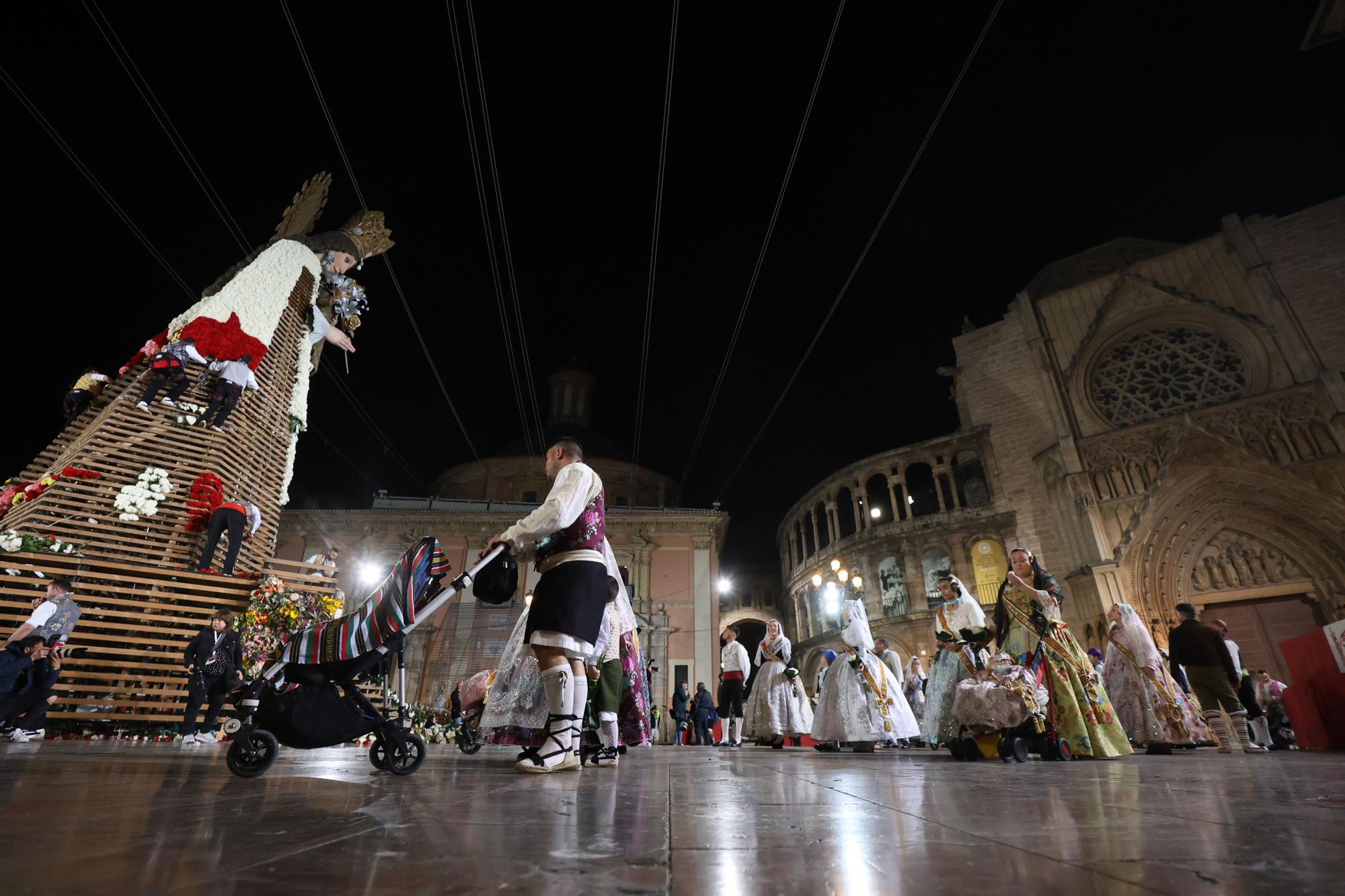 Búscate en el primer día de la Ofrenda en la calle San Vicente entre las 21 y las 22 horas