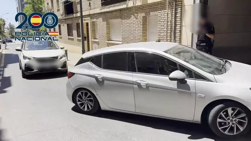 La Policía Nacional intercepta ocho armas de guerra y detiene a cuatro personas tras una persecución a través de la provincia de Alicante