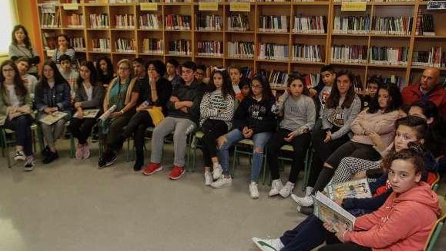Los alumnos fueron los autores de las historias en gallego. // I. Abella