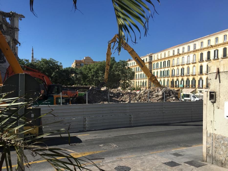 El derribo del Astoria abre la plaza de la Merced a nuevas vistas.