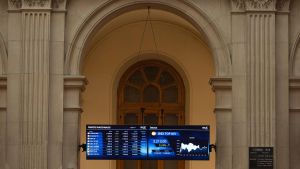 Archivo - Un panel del Ibex 35, en el Palacio de la Bolsa, a 29 de julio de 2024, en Madrid (España).