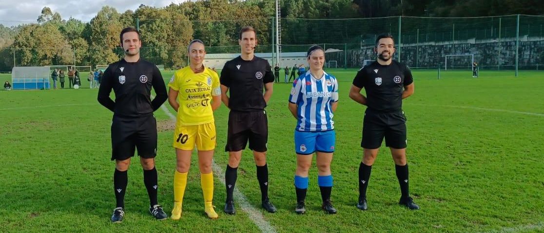 Imágenes del inicio de partido entre la Bovedana y el Deportivo de la Coruña