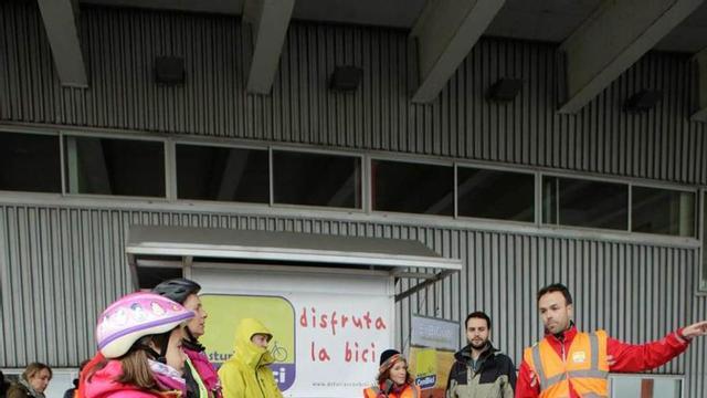 Asistentes al taller para ciclistas.