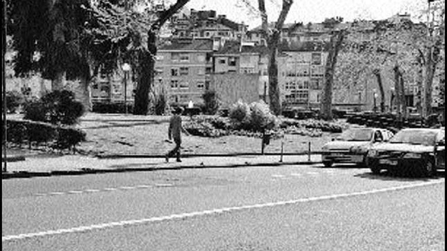 Lugar donde se produjo un accidente, en el casco urbano de Ourense. / Jesús regal