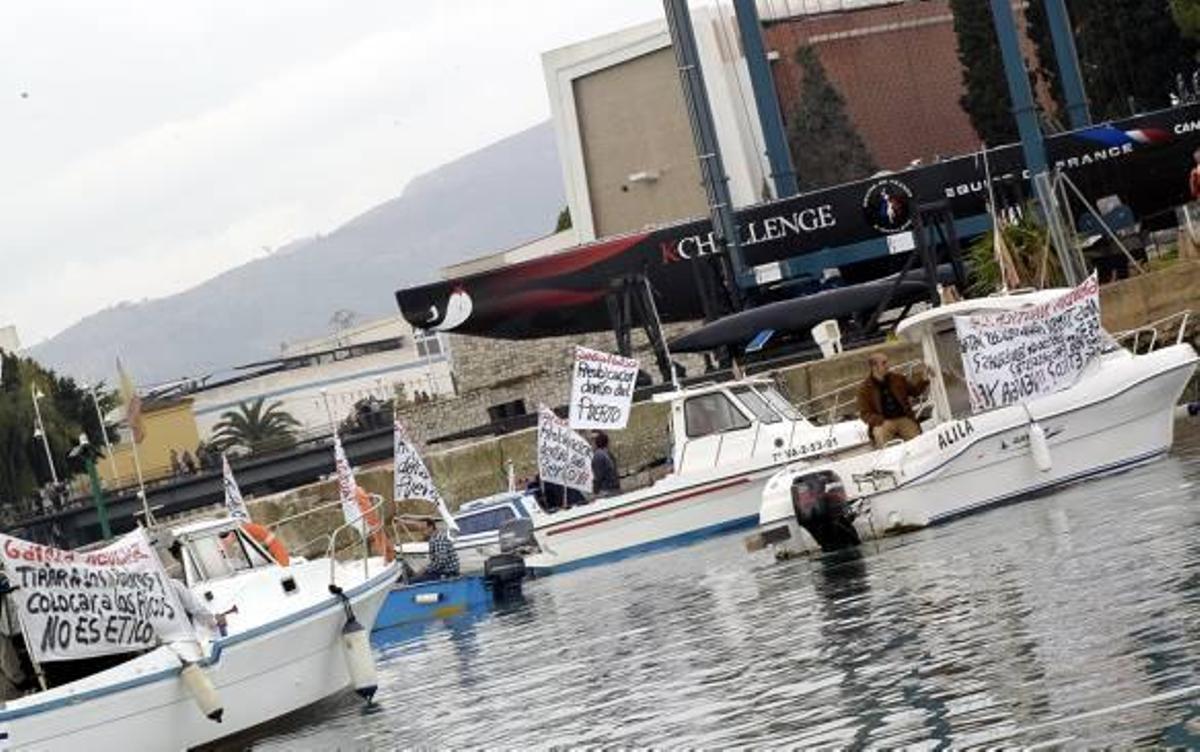 La Autoridad Portuaria bloquea la marina popular y el paseo de la escollera de Gandia