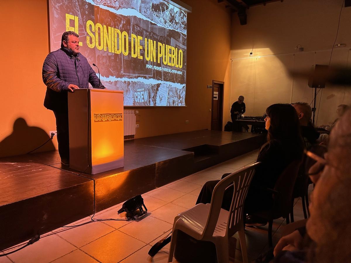 EN IMÁGENES: La presentación del documental que habla desde lo íntimo del Festival Unirock de Puerto de Vega EN IMÁGENES: La presentación del documental que habla desde lo íntimo del Festival Unirock de Puerto de Vega