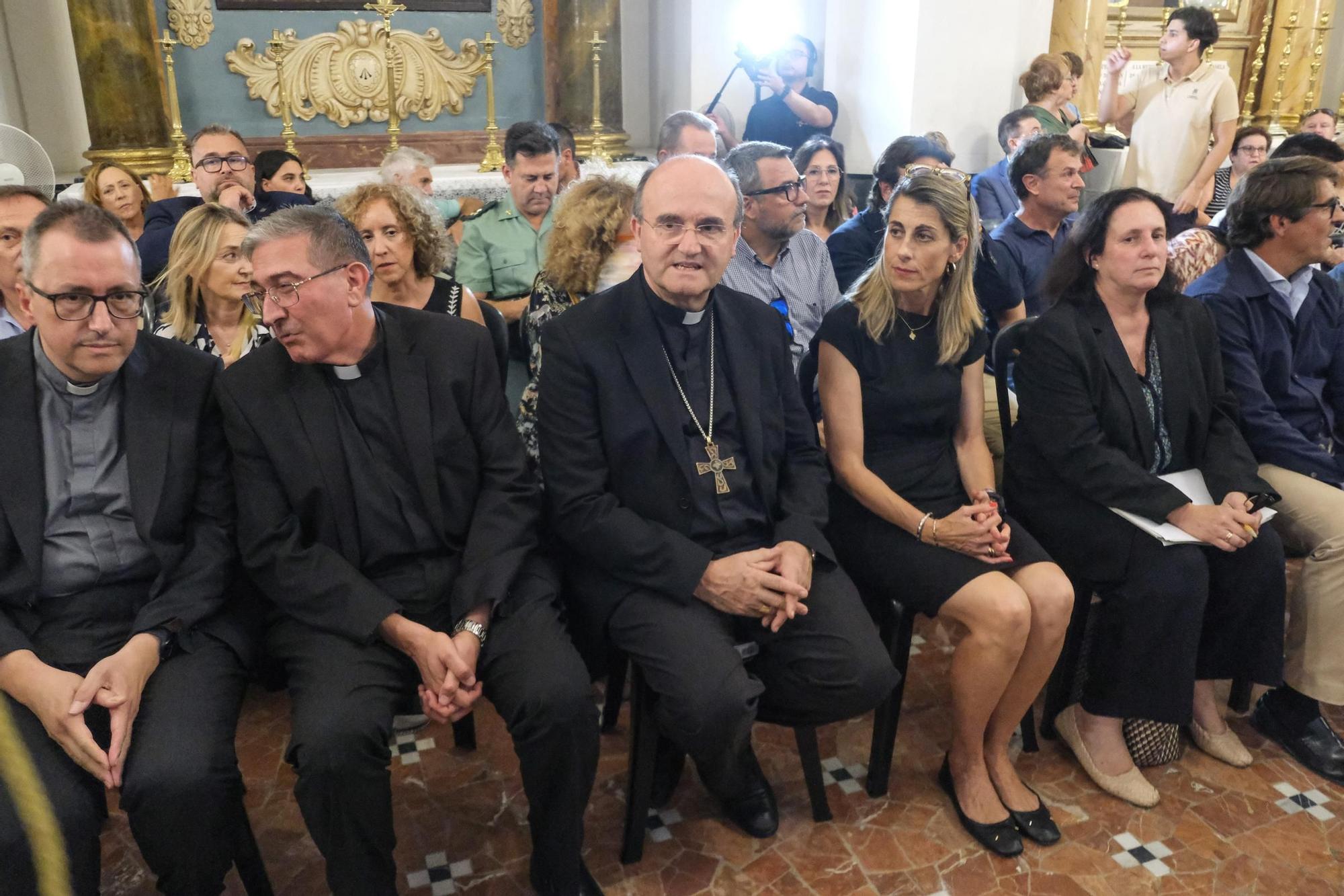 Así ha sido la presentación y bendición del restaurado Cristo de la Vida de Crevillent