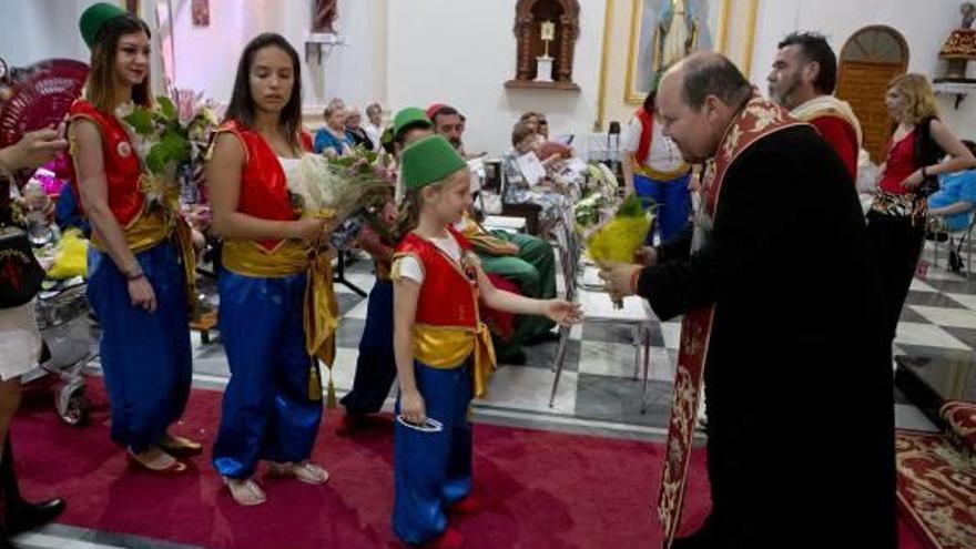 Agost celebra la fiesta del Patrón con la ofrenda y la procesión