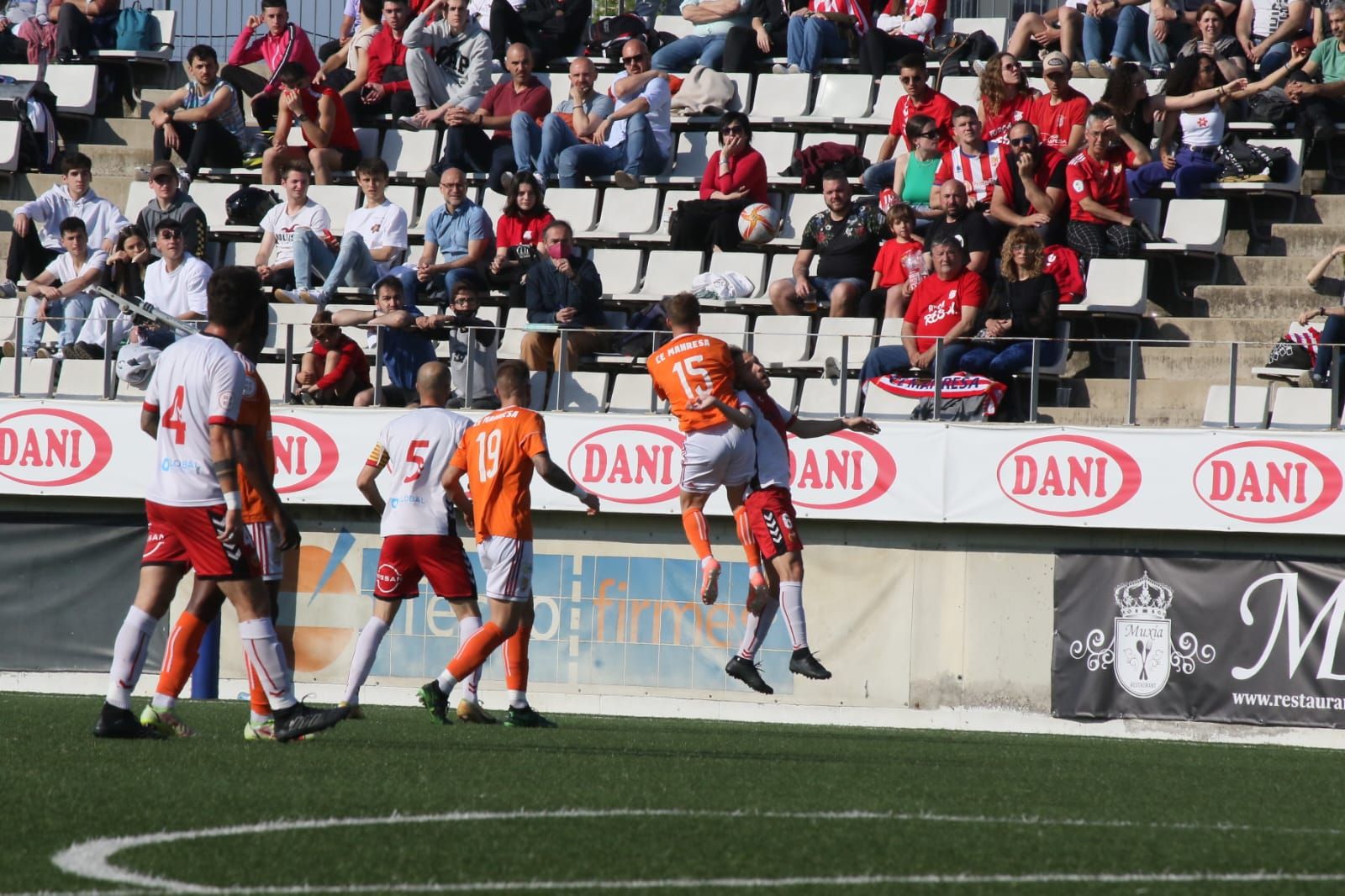 El CE Manresa guanya a l'Hospitalet i ja és equip de 2a RFEF