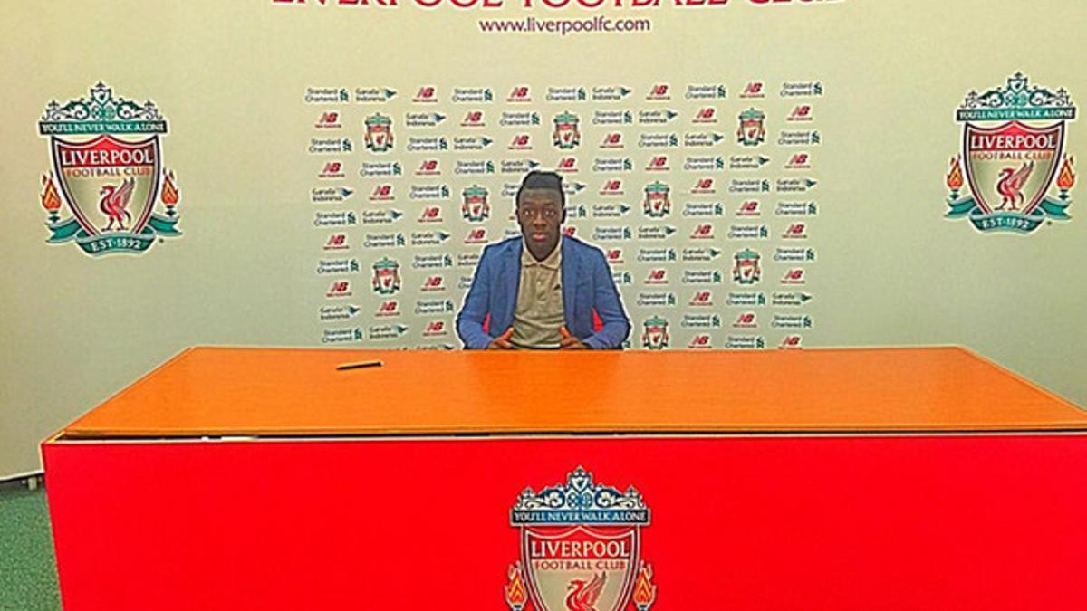 Bobby Adekanye inicia su aventura en Liverpool