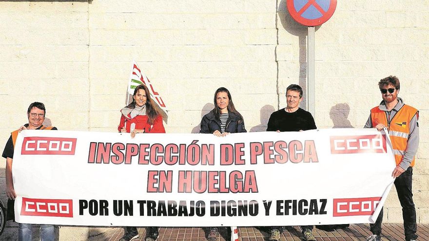 Huelga indefinida de inspectores de pesca en Málaga: «No es un trabajo de oficina»