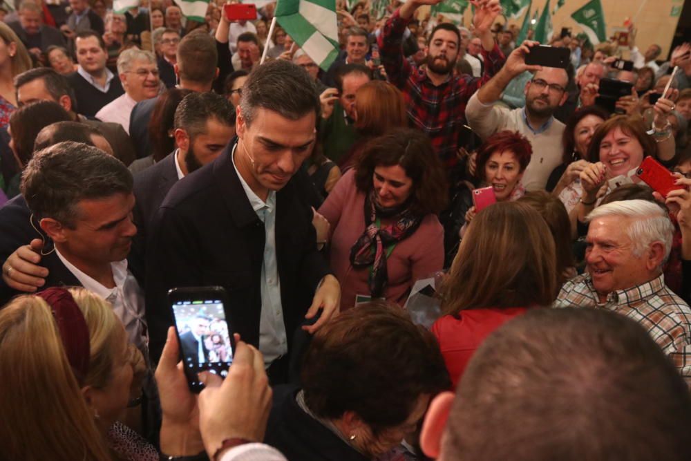 El presidente del Gobierno acompaña a la candidata a la reelección en Andalucía en un acto del PSOE-A a pocos días del final de la campaña electoral