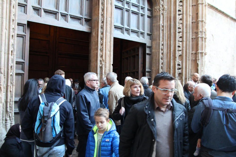 Mehrere tausend Personen kamen an Heiligabend wieder zu den beiden Ausgaben der deutschsprachigen ökumenischen Christvesper in der Kathedrale von Palma de Mallorca, die inzwischen seit 1971 auf Mallorca stattfinden. Die Predigt hielt Pfarrer Andreas Falow.