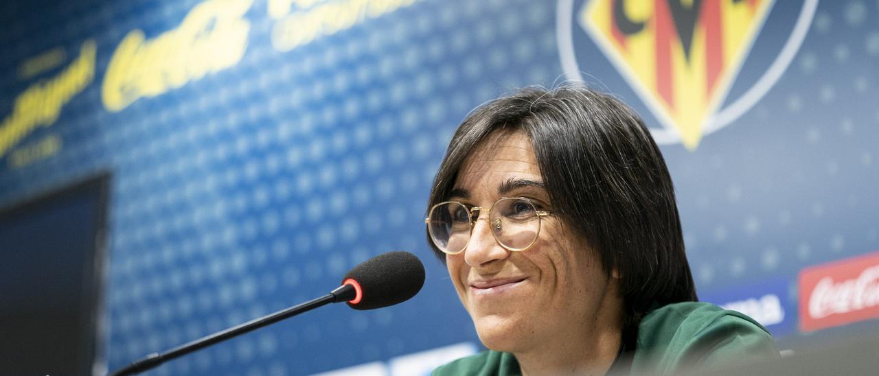 Sara Monforte, entrenadora del Villarreal Femenino, duramente castigado por la RFEF.
