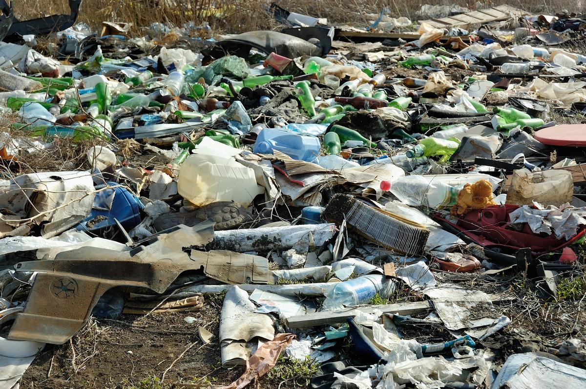 Cada día se entierran, queman y pierden en España 35 millones de latas, botellas y bricks.