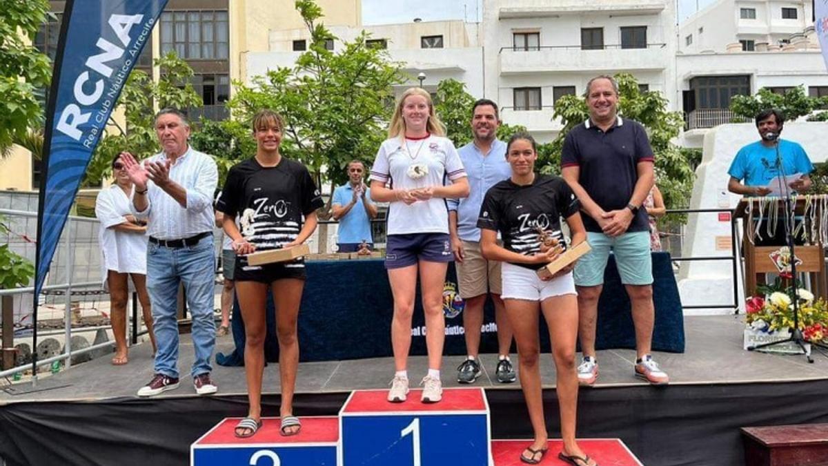 Kennedy Hope Denby en el primer puesto en una competición del Real Club Náutico Arrecife.