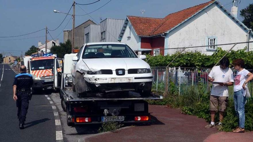 Un accidente de tráfico ocurrido el pasado verano en la parroquia de Bamio, en Vilagarcía. // Noé Parga