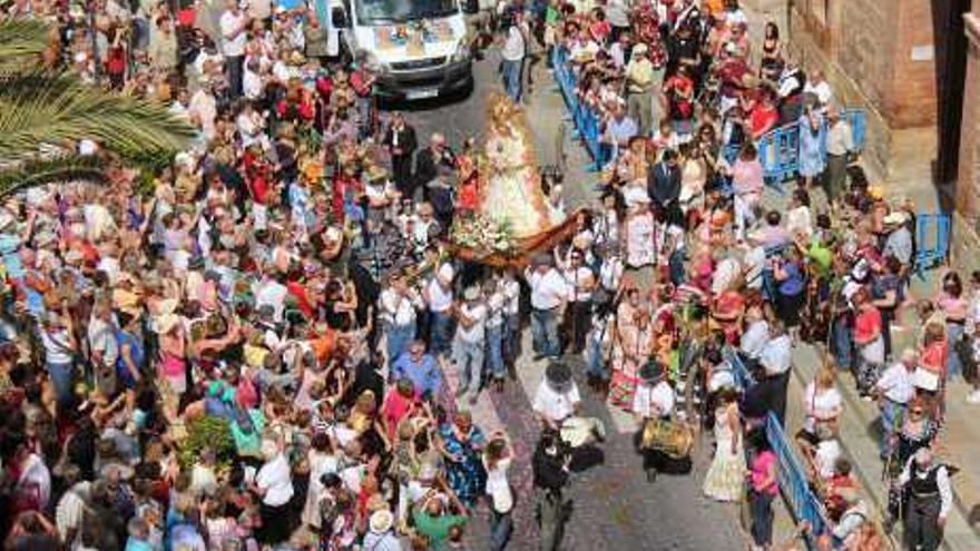 Torrevieja se vuelca con la Virgen del Rocío