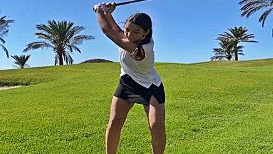 La murciana Marta Escudero perfecciona su golf en Ávila