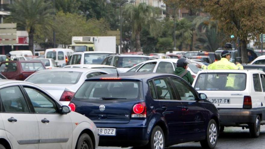 Sanciones para los coches contaminantes en Barcelona.