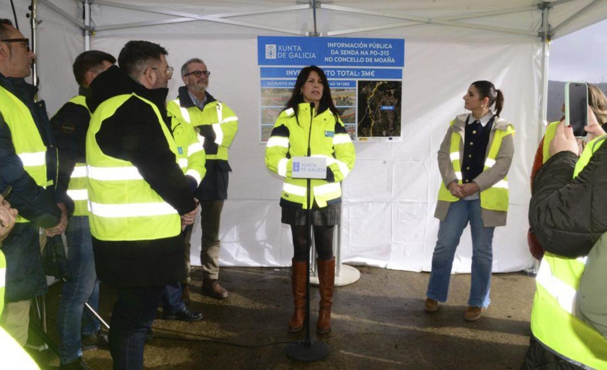 María Allegue y Leticia Santos en la presentación de la senda. | GONZALO NÚÑEZ