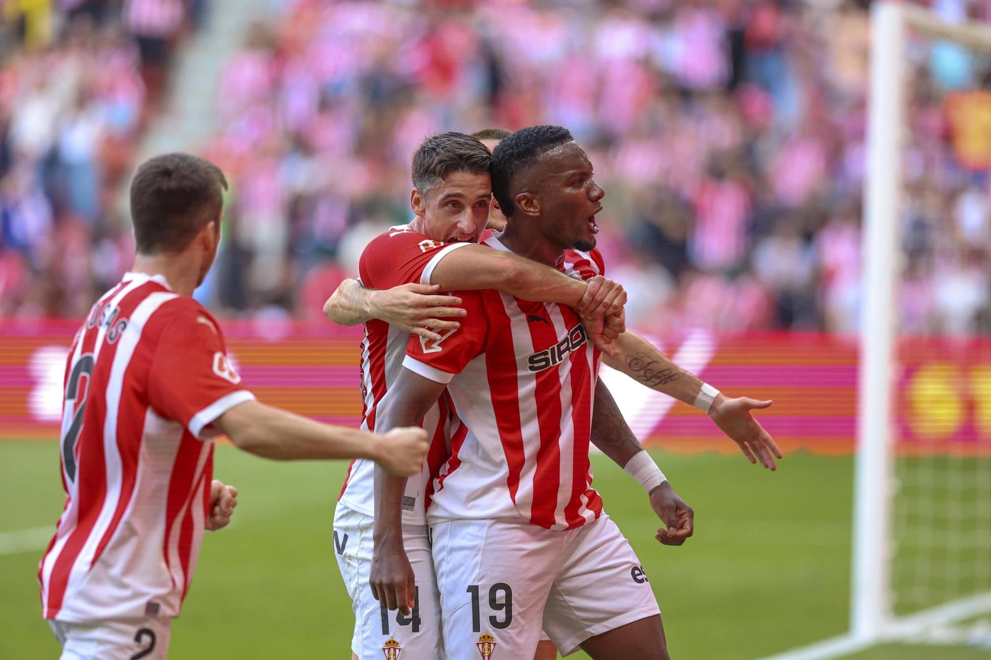 Derbi asturiano: las imágenes del partido entre el Sporting y el Oviedo en El Molinón