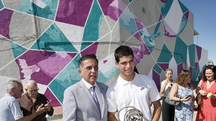 Un grafiti de 400 metros dedicado a Carlos Alcaraz en El Palmar