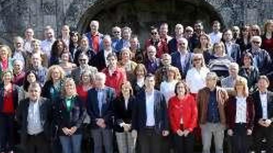 Foto de familia de los candidatos del PSOE. // X. A.