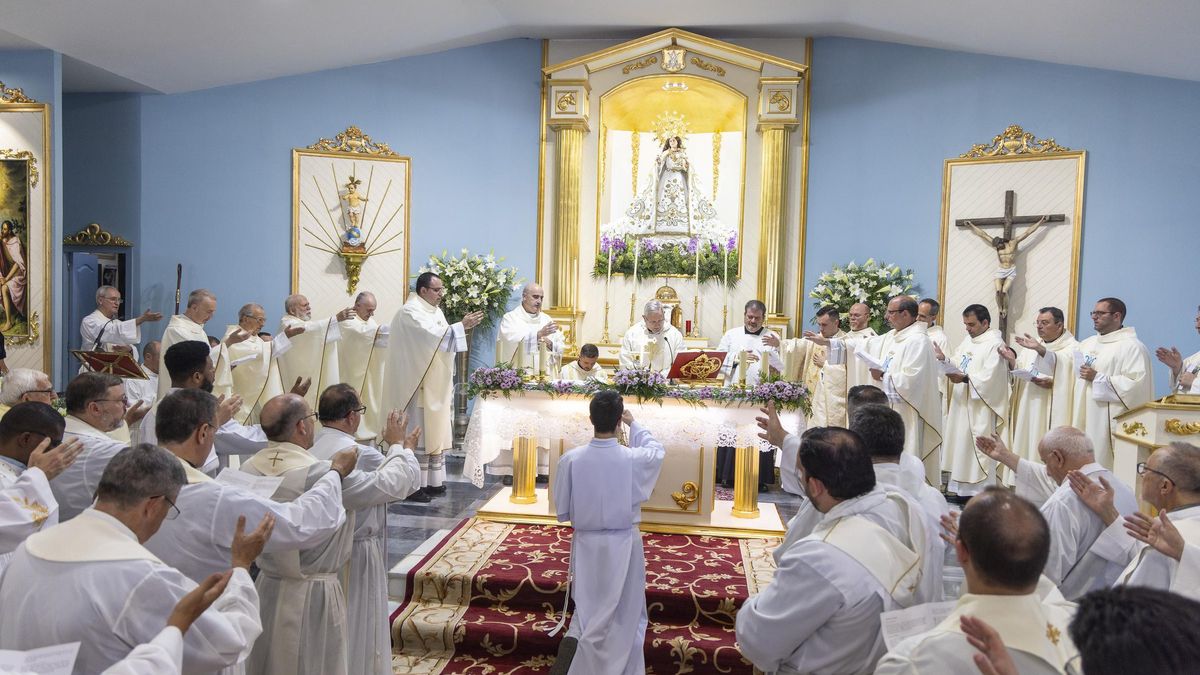 El obispo de la Diócesis, José Manuel Lorca Planes, durante una celebración religiosa