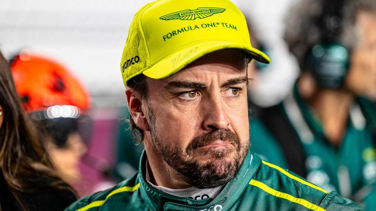 Fernando Alonso, en una imagen de archivo con Aston Martin