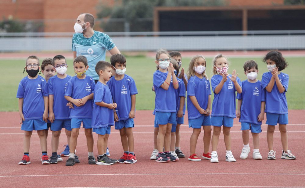 Presentación de los equipos de la Escuela de Atletismo del CAEM de Sagunt.