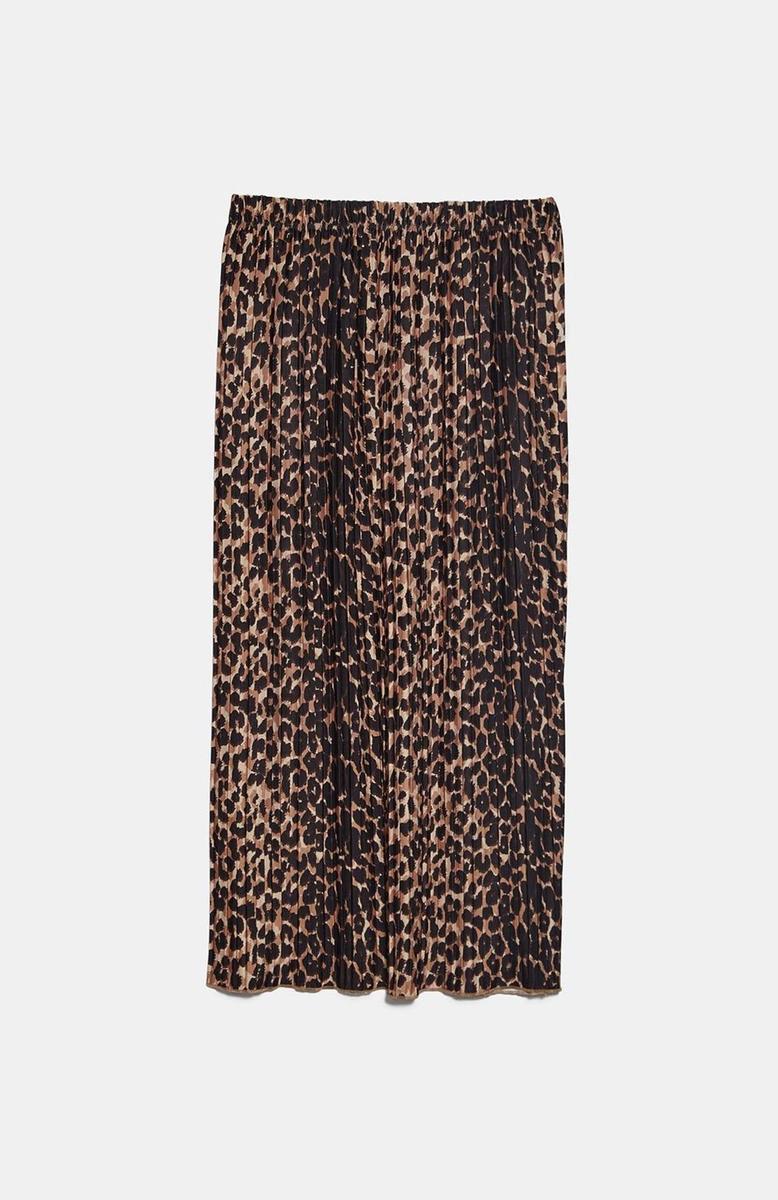 Falda de leopardo de Zara plisada (19,95 euros)