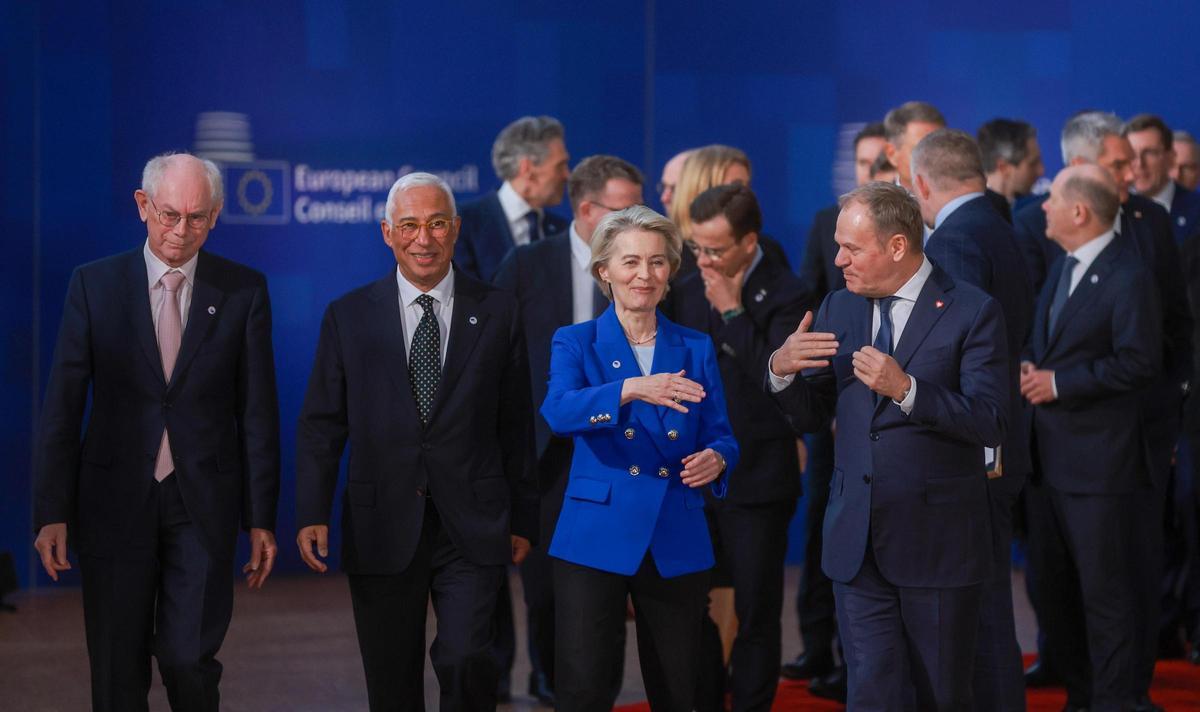Tusk afirma que Europa está unida en su apoyo a Ucrania "con pequeñas excepciones"